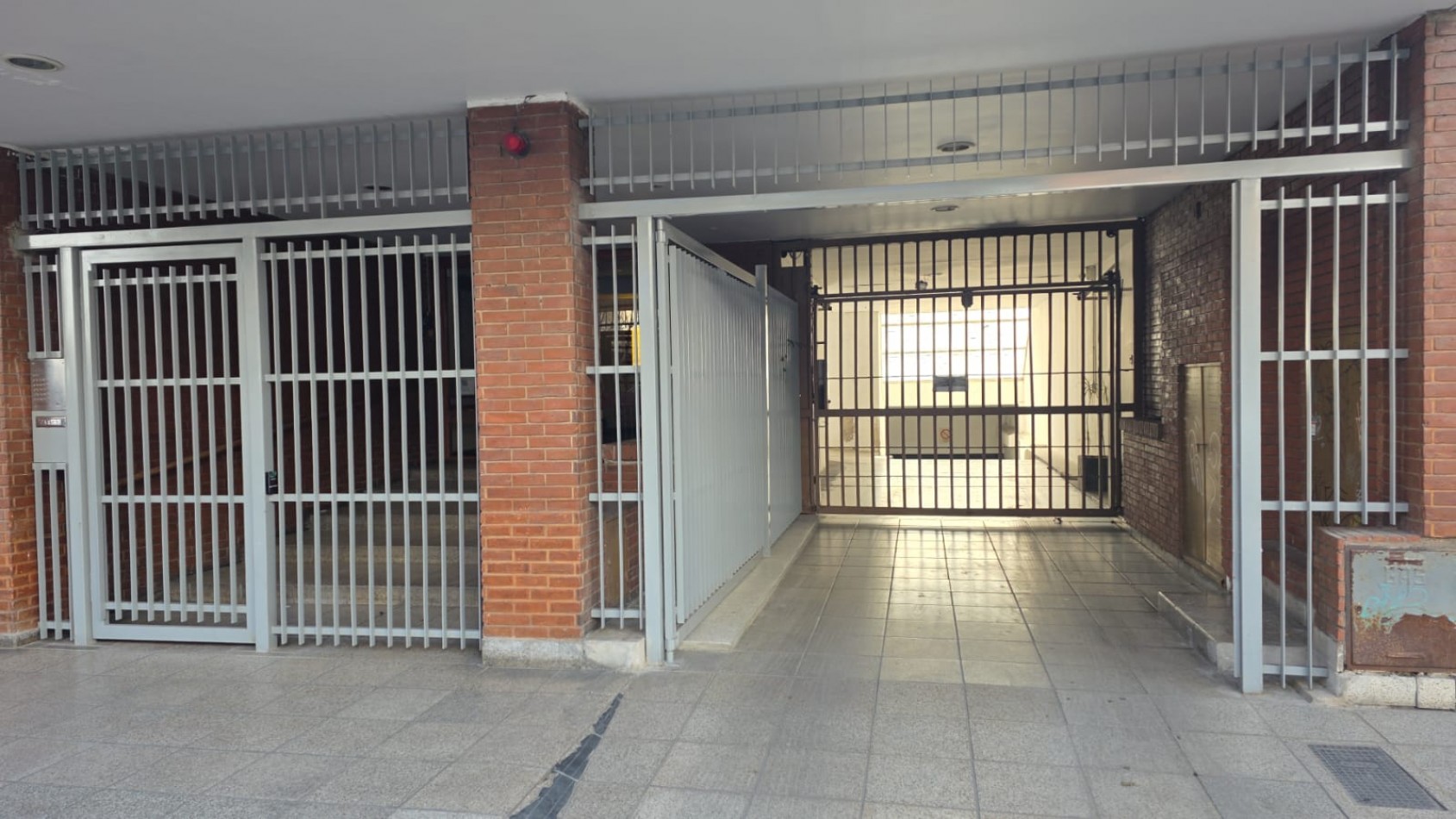 Cochera en Venta - Edificio - Zona Centro