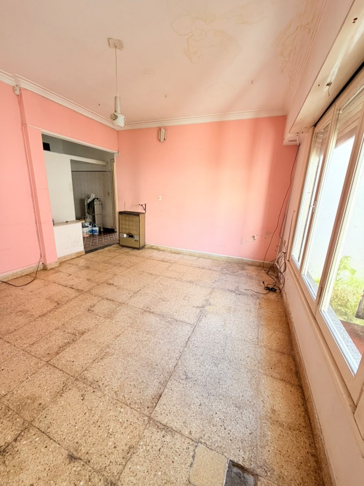CASA 3 AMBIENTES CON LOCAL, GARAGE Y PARQUE - APTO CREDITO - VILLA LOURDES