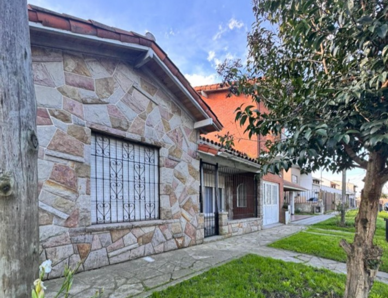 Chalet 5 ambientes con Garage - Zona Mundialista - APTO CREDITO