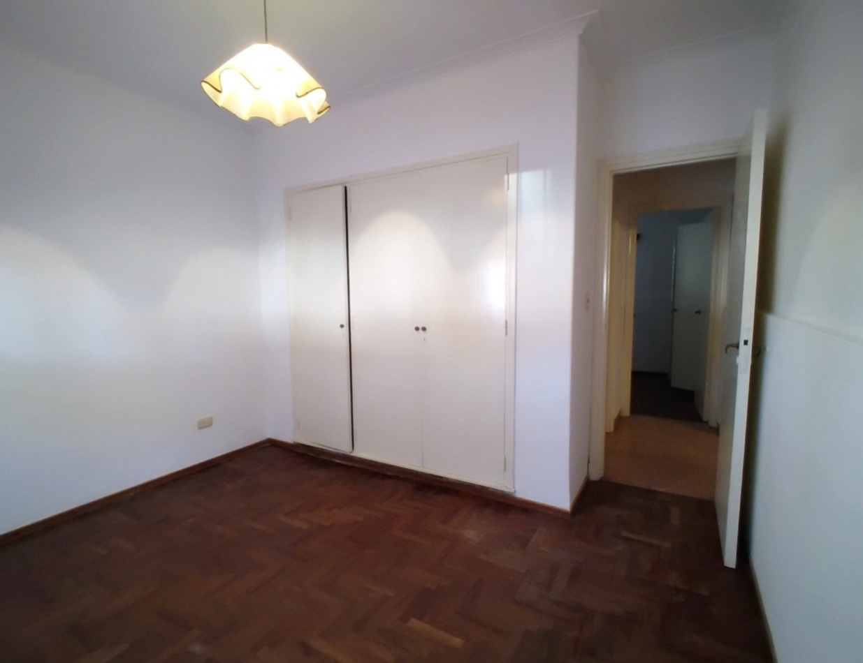 Chalet 5 ambientes con Garage - Zona Mundialista - APTO CREDITO