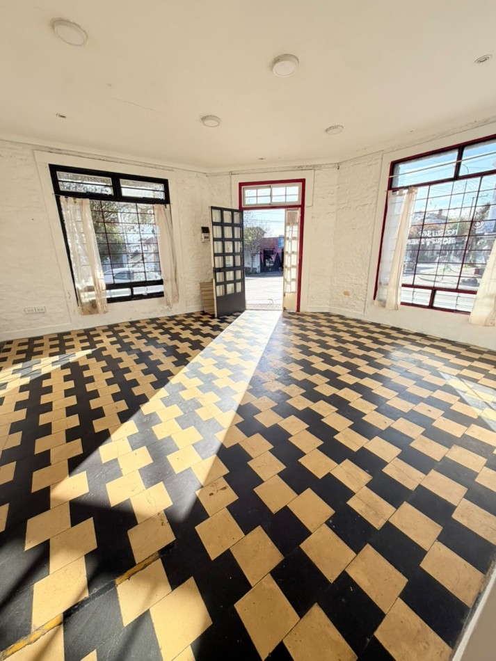 Local Comercial a la Calle - Alquiler 24 meses - Mar del Plata - Zona Villa Lourdes