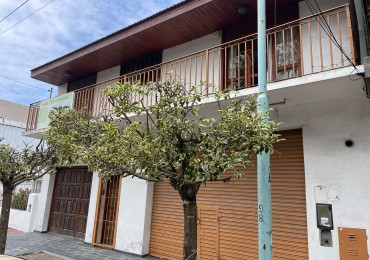 Casa con local -  Juan B. Justo y Entre Rios