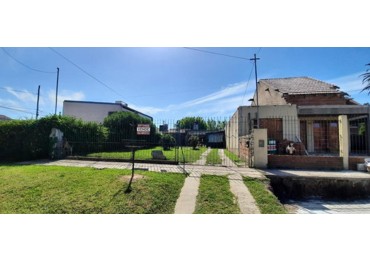 Casa 2 Amb Con Amplio Lote - Cerrito Sur - APTA CREDITO