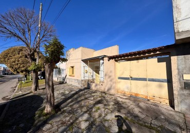 Casa dos amb. c/ cochera y  parque- Mar del Plata .