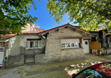 CHALET DE EPOCA 3 AMB CON HABITACION DE SERVICIO Y COCHERA -  GUEMES
