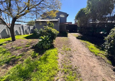 Casa 2 ambientes con parque - con cercania Av. Mario Bravo y Edison - APTA CREDITO 