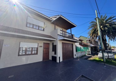 CASA EN PH 4 AMB AL FRENTE CON COCHERA - LOURDES