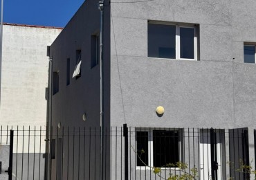 Duplex 3 ambientes con cochera desc. - Colinas de Peralta Ramos - Alquiler 24 meses