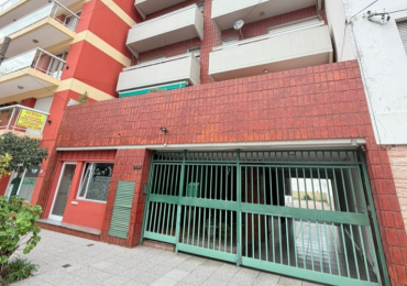 Departamento 3 amb. a la calle con balcon y cochera - Zona Materno Infantil