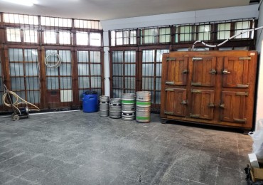 Dos locales comerciales en esquina mas vivienda - excelente oportunidad de inversion - Las Avenidas