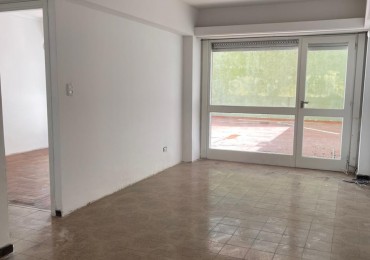 Departamento 2 ambientes con gran patio propio — Torre Liber - Centro